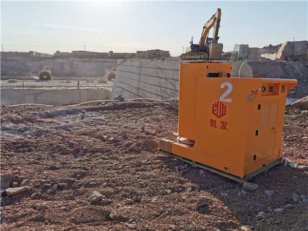 長(zhǎng)沙凱發(fā)超硬材料科技有限公司,長(zhǎng)沙礦山石材開(kāi)采設(shè)備銷售,長(zhǎng)沙金剛石繩鋸機(jī)銷售,金剛石串珠繩生產(chǎn)銷售，水平鉆機(jī)生產(chǎn)銷售