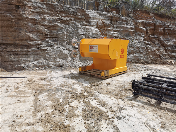 長(zhǎng)沙凱發(fā)超硬材料科技有限公司,長(zhǎng)沙礦山石材開(kāi)采設(shè)備銷售,長(zhǎng)沙金剛石繩鋸機(jī)銷售,金剛石串珠繩生產(chǎn)銷售，水平鉆機(jī)生產(chǎn)銷售